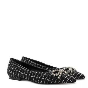 Larroudé Women's Black/White Slip On Pointed Toe Flats 7 New without Box